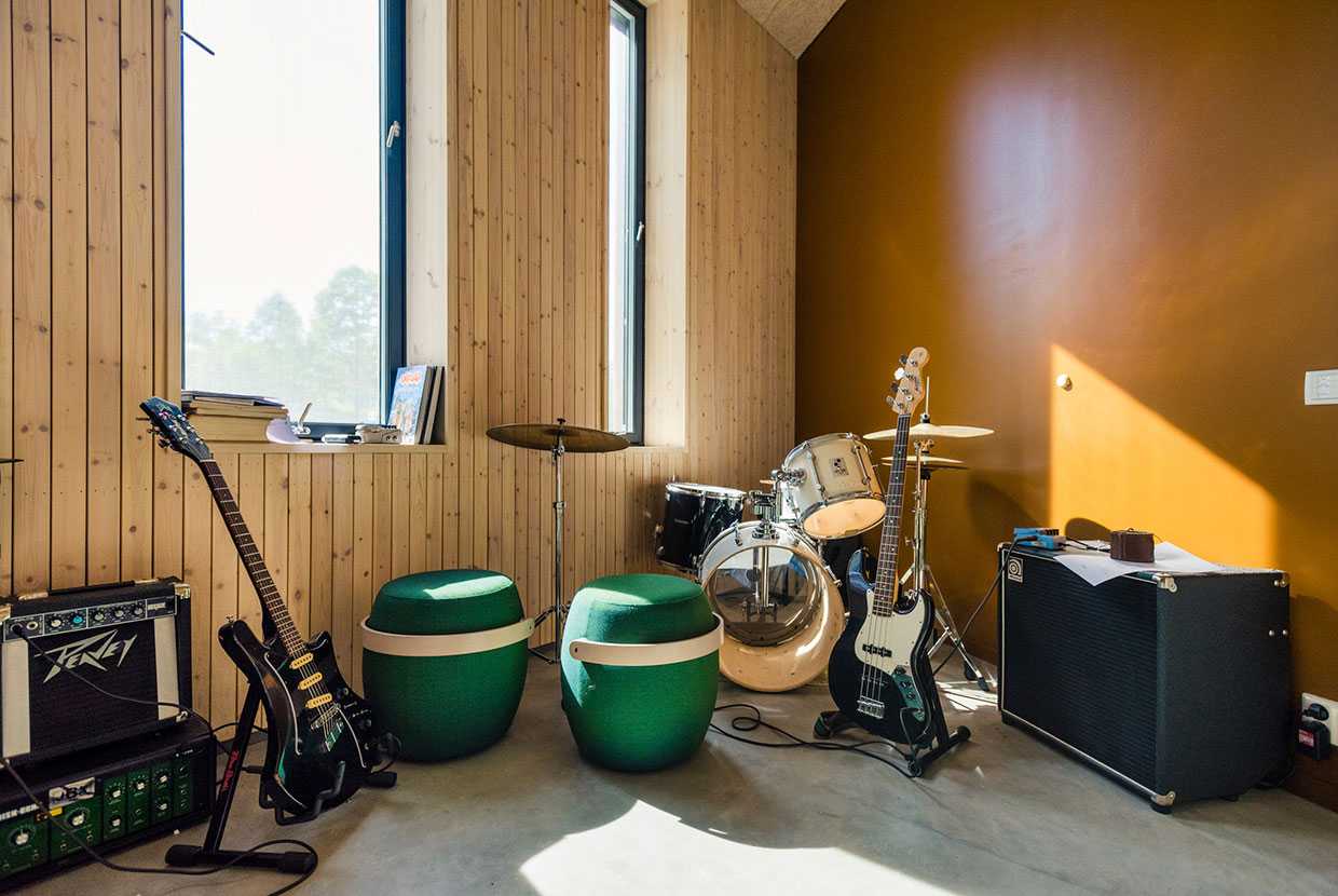 Guitars and drums at Drøbak Montessori School in Norway