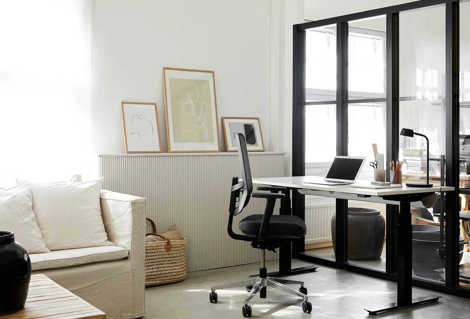 James Mesh Task chair with mesh back Martela