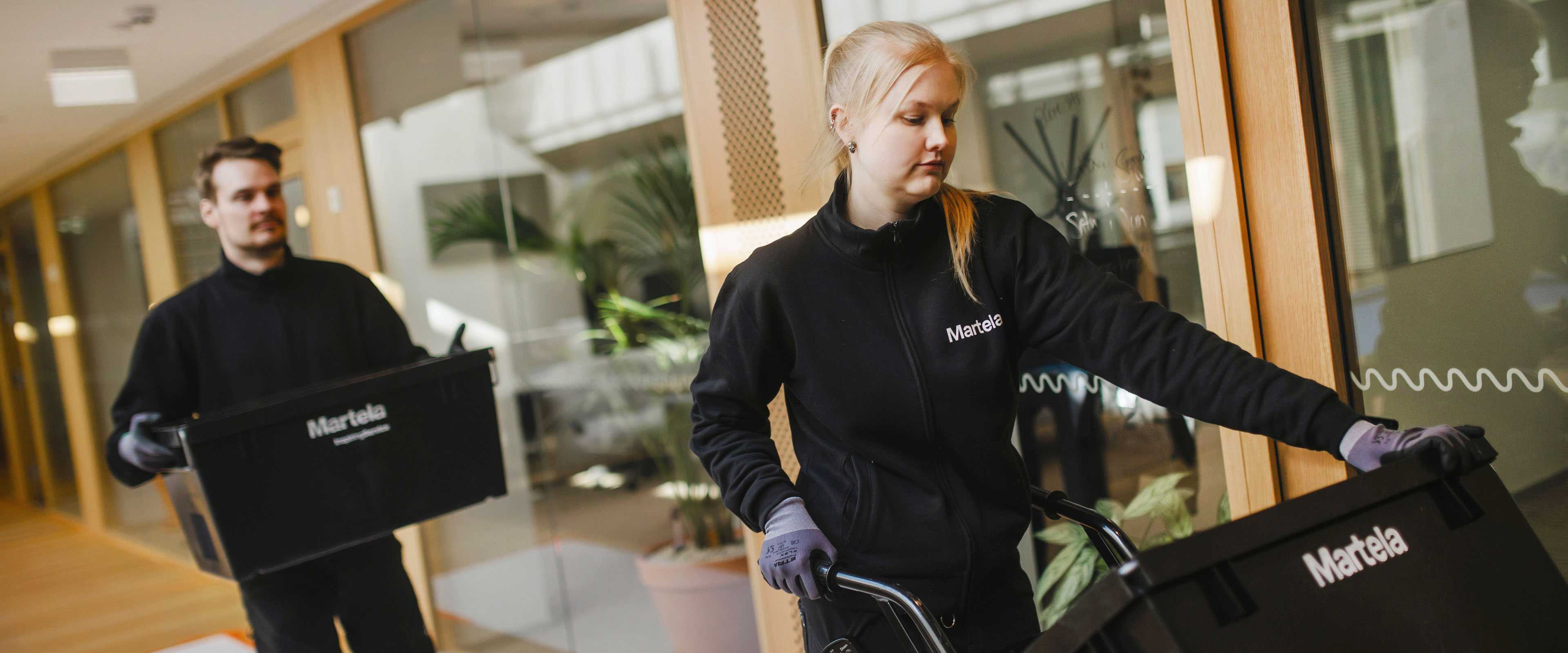Martelan muuttoauto muuttokohteessa Vincitillä