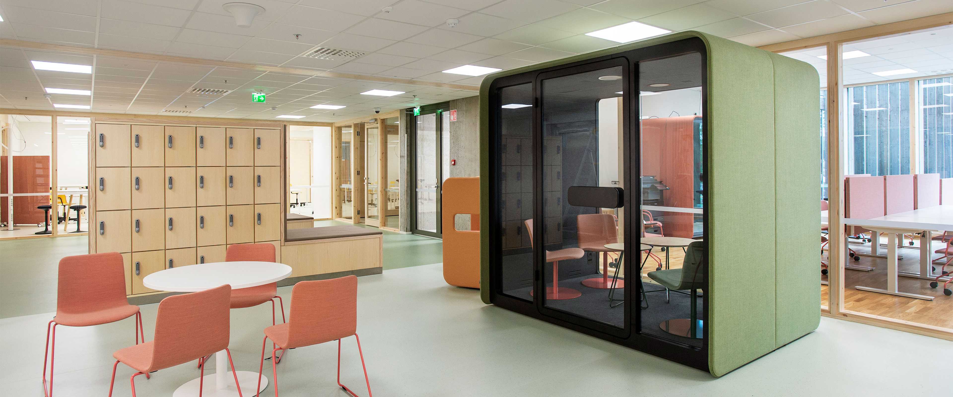 Lobby i Mansikkala skolcenter