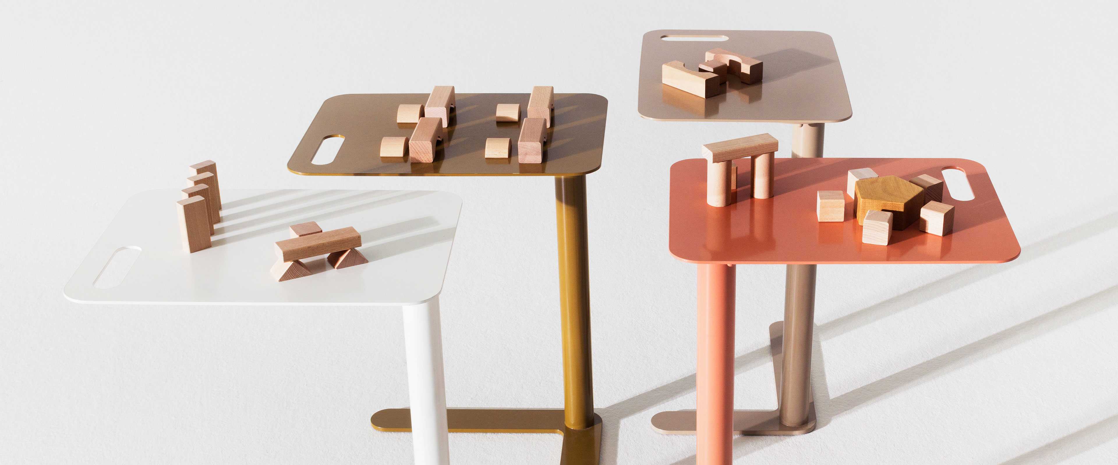 Wooden blocks on Trailer tables