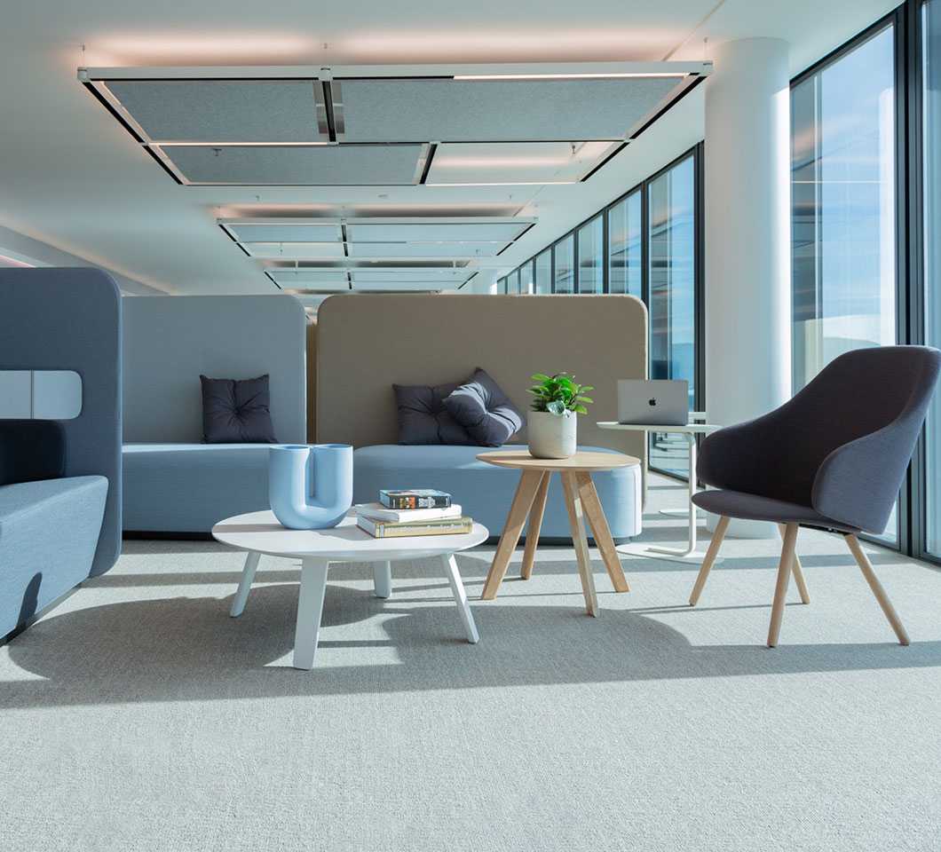 Lounge-tila FlexOfficen toimistolla
