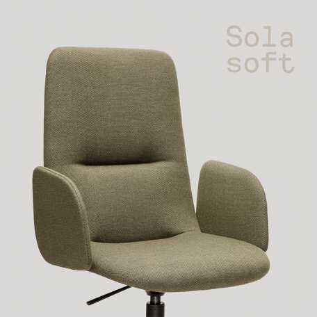 Sola conference chair with soft upholstery